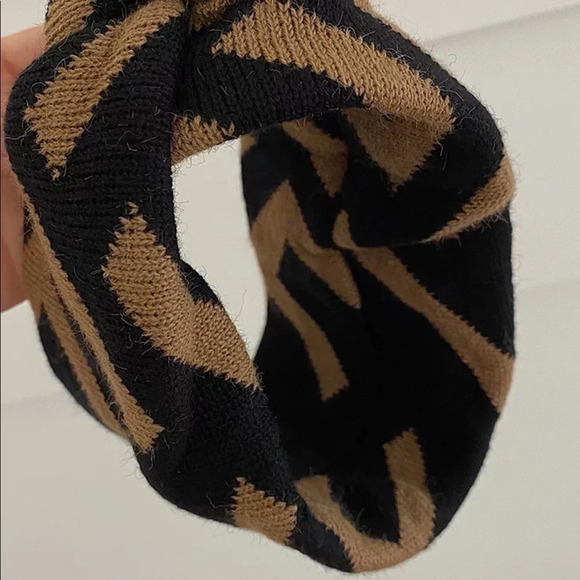 Luxury Black Tan  Knit Headband - Picture 5 of 6